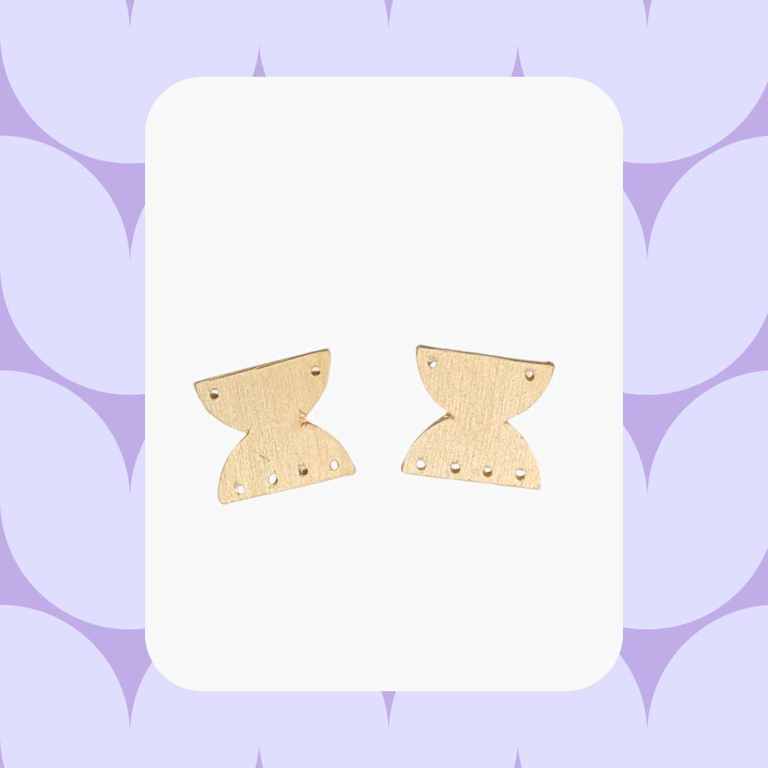 Par de figuras reloj de arena: Aretes DIY de madera