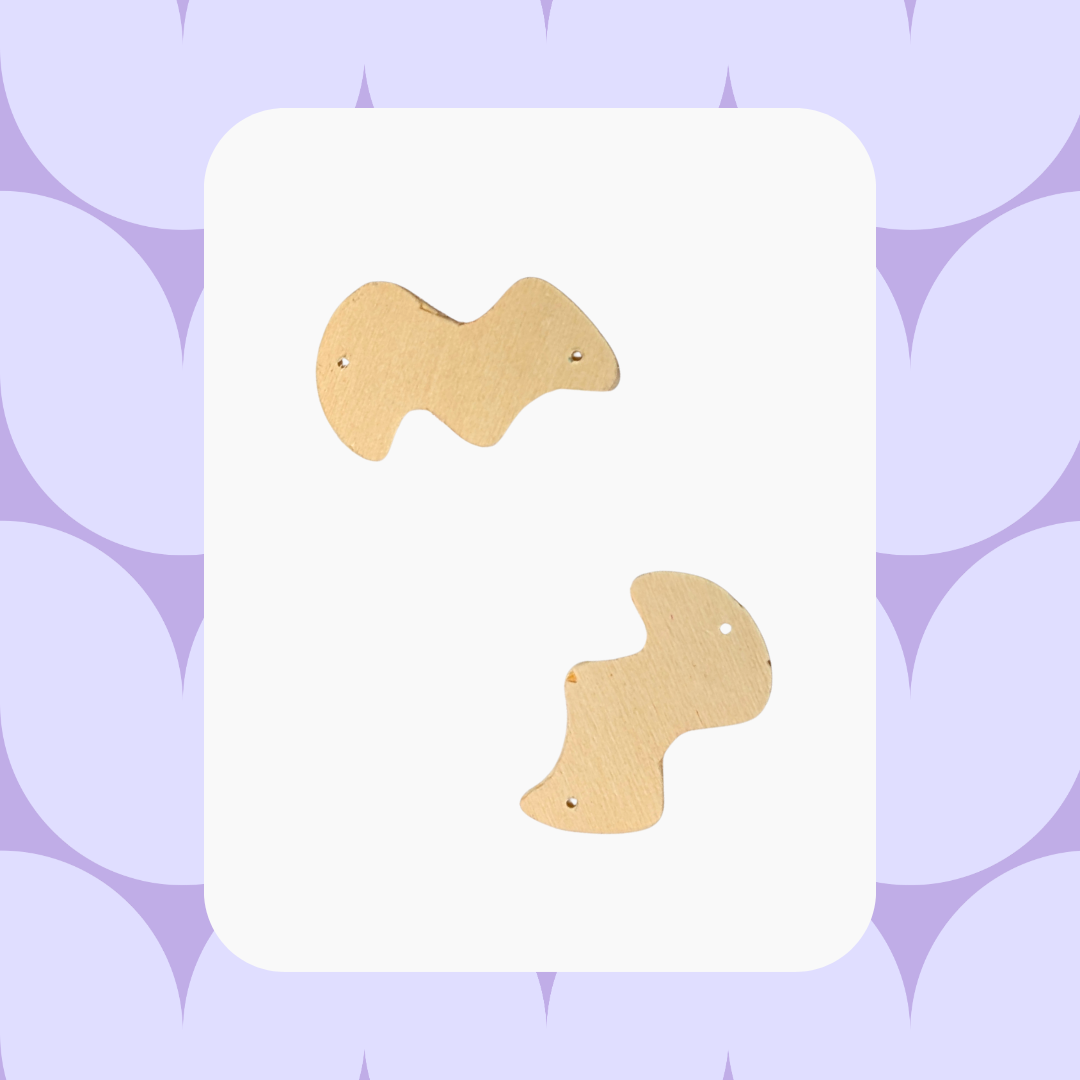 Par de figuras rayito: Aretes DIY de madera